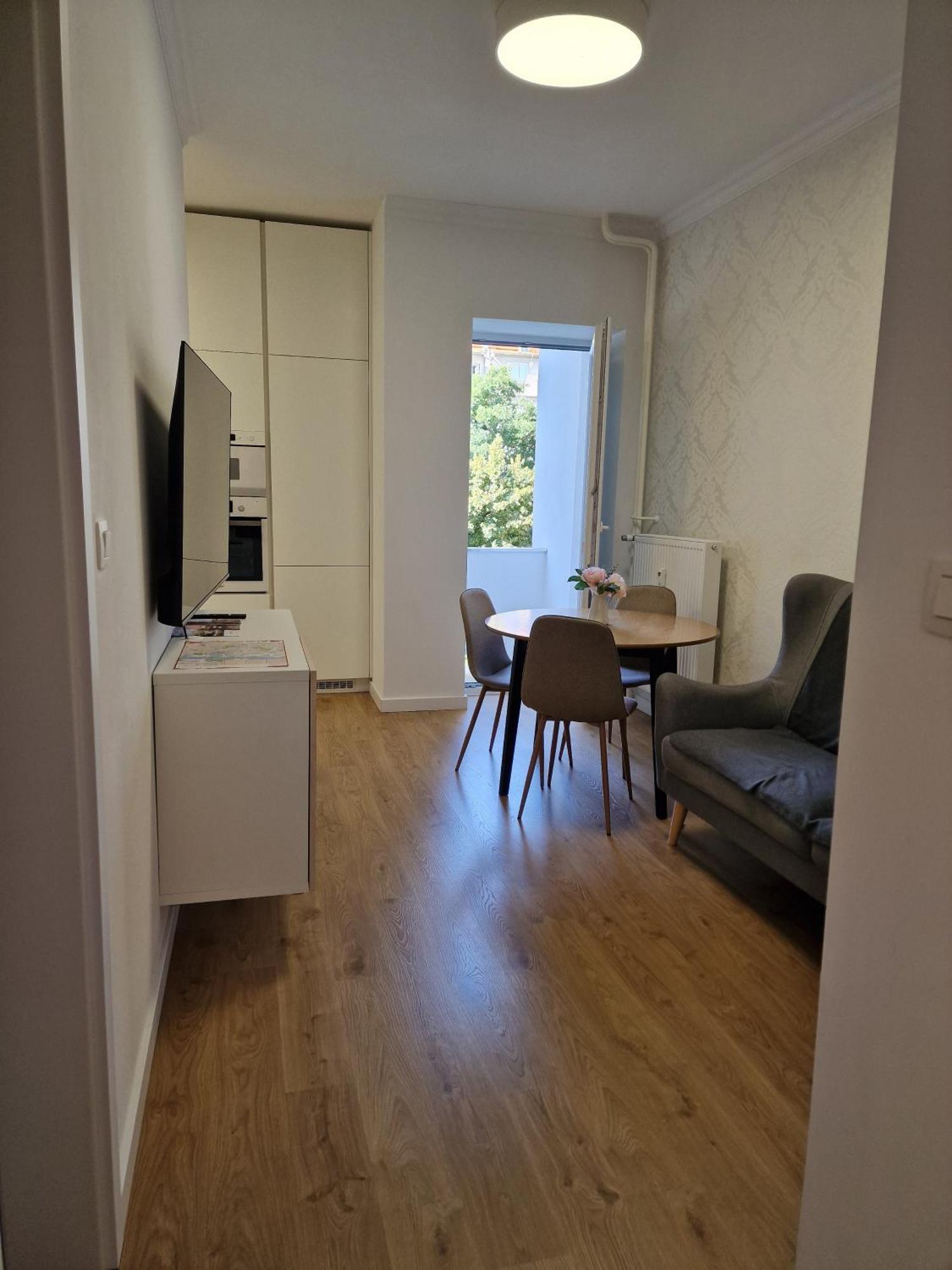 Old Town Apartment - 2 Bedrooms Bratislava Esterno foto