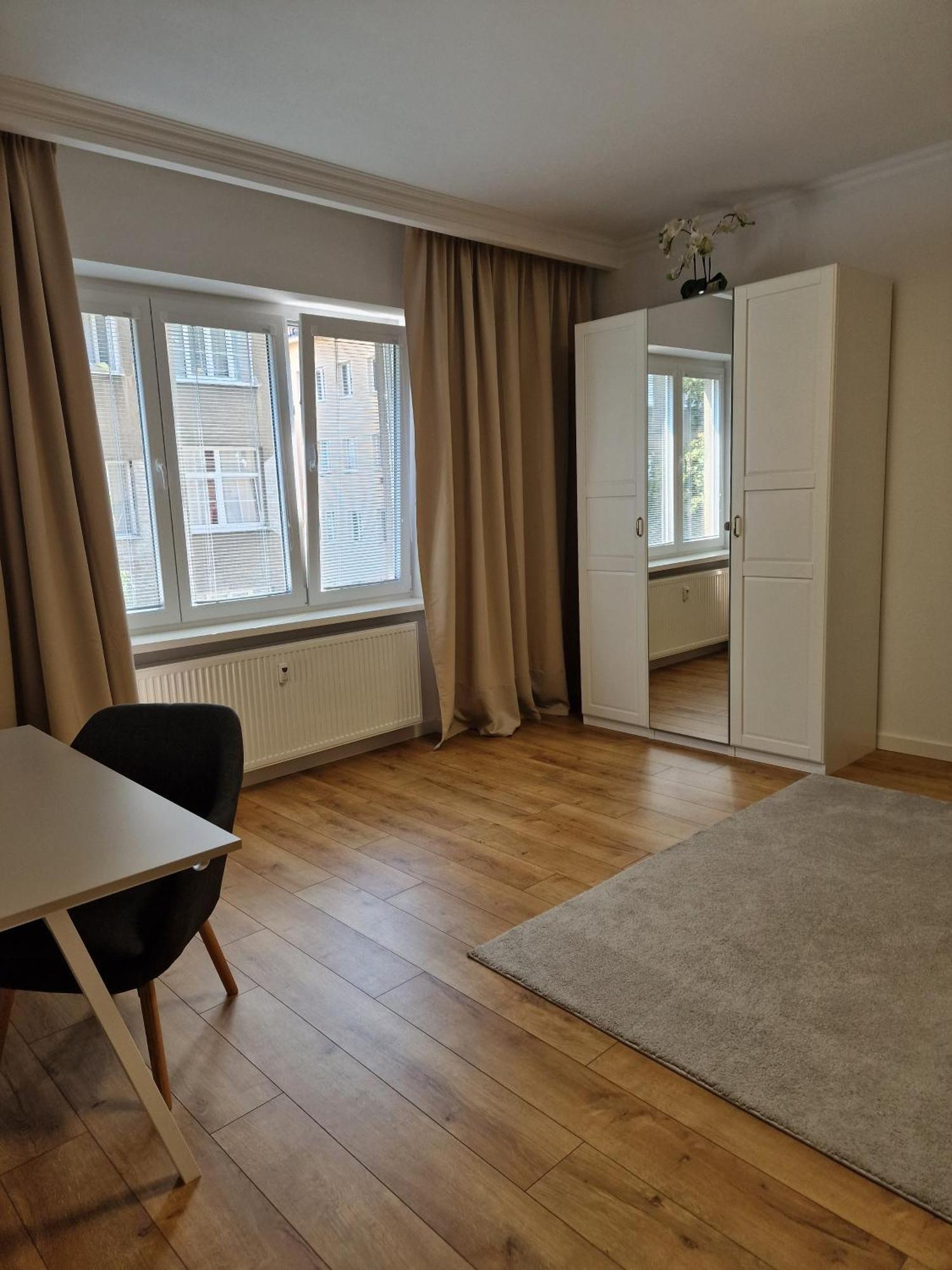 Old Town Apartment - 2 Bedrooms Bratislava Esterno foto